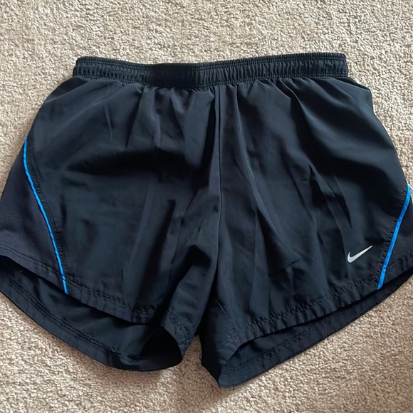 Nike FIT DRY XS shorts - Picture 1 of 4